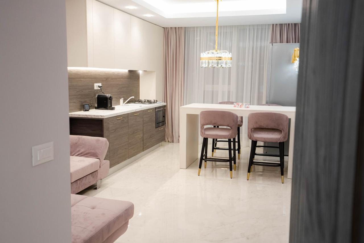 Deluxe Aparthotel Marwell Residence 苏恰瓦 外观 照片